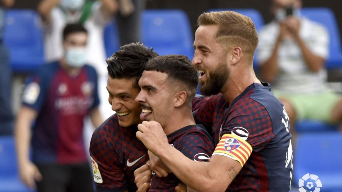 Pulido, experiencia y capitán del Huesca.