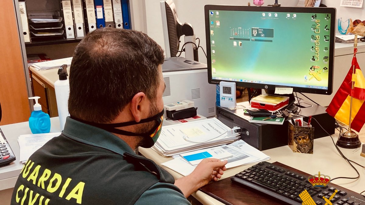 Un agente de la Guardia Civil, en una imagen de archivo.