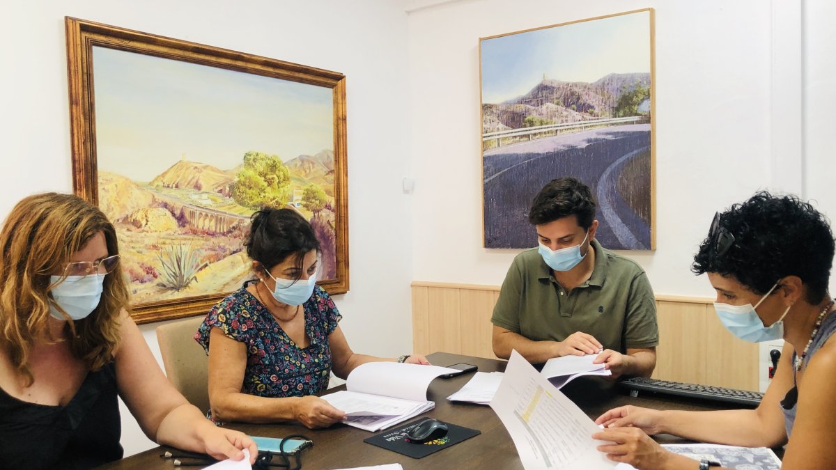 Comisión técnica para las becas de material educativo.