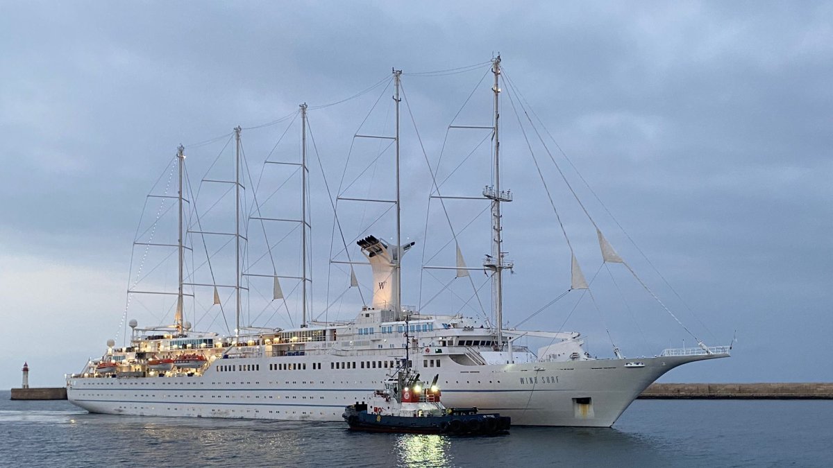 Llega el crucero al Puerto de Almería.