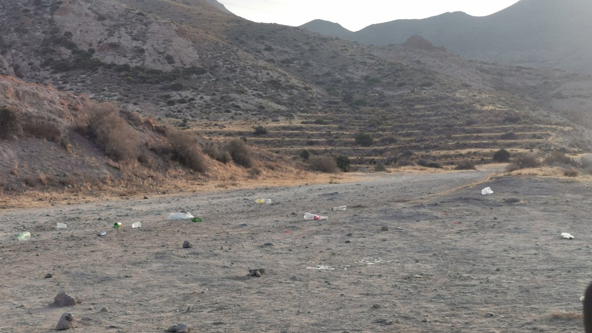 Imagen compartida por Pesca Cys en el grupo de Facebook de Amigos de las playas de Almería.