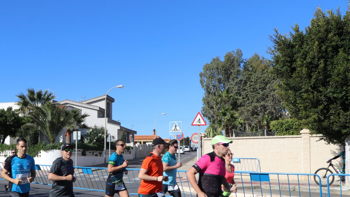 Unos corredores durante una carrera