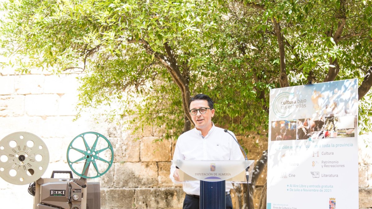 Manuel Guzmán durante la presentación