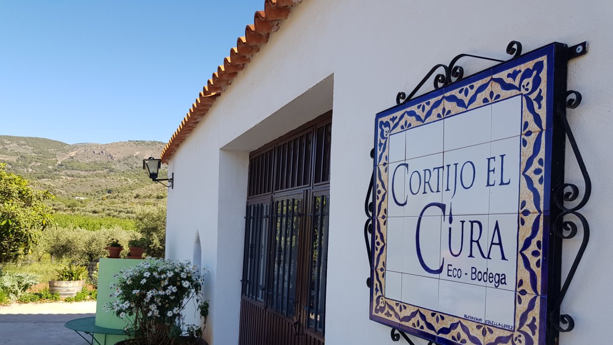 Exterior de Cortijo El Cura Eco-Bodega.