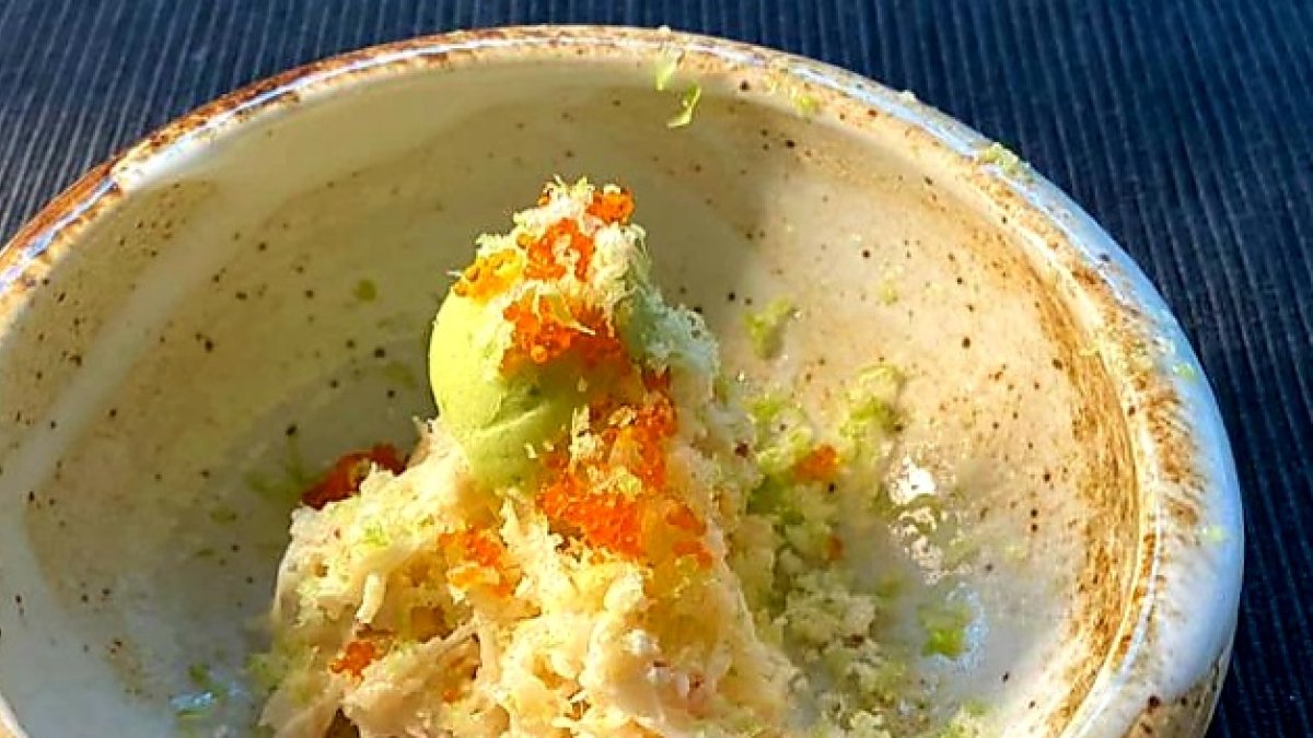 Cangrejo con Yuzu mayonesa, Tobiko y sorbete de aguacate