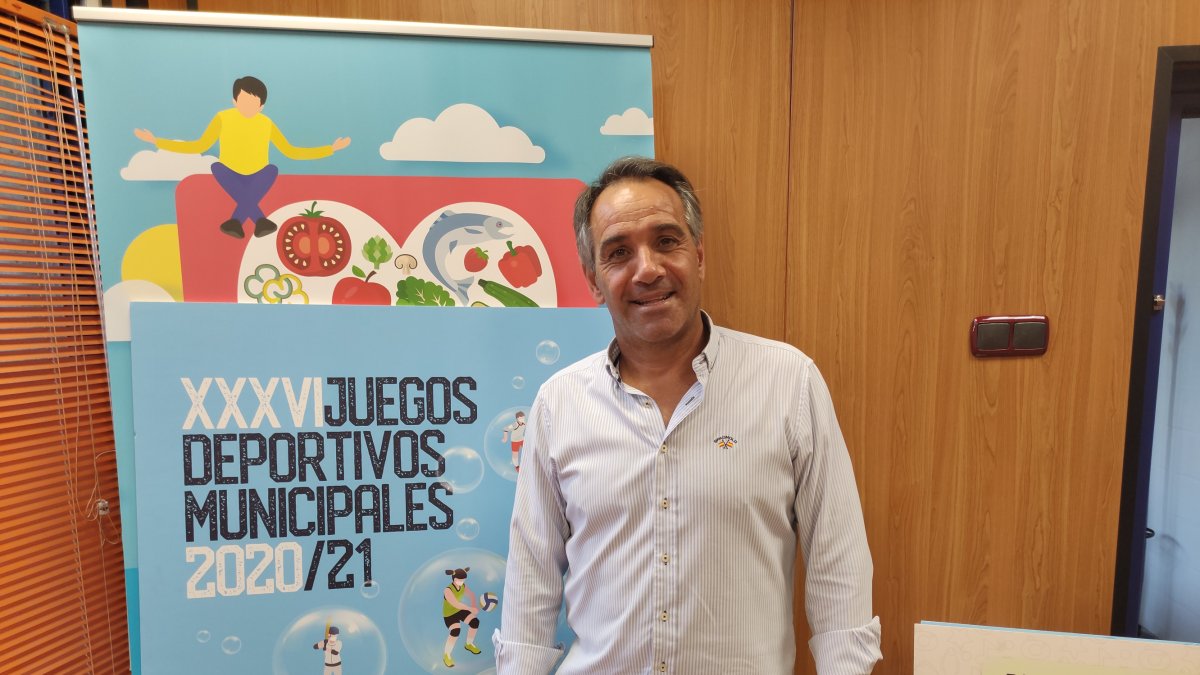 Cumple su sexta temporada como concejal de Deportes.