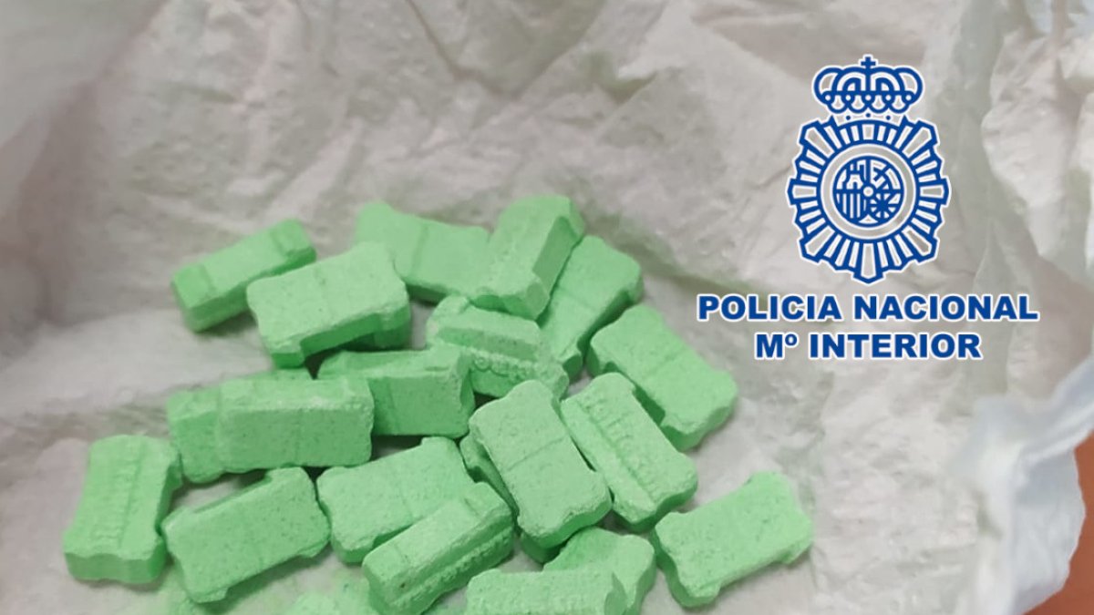 La droga encontrada al varón.