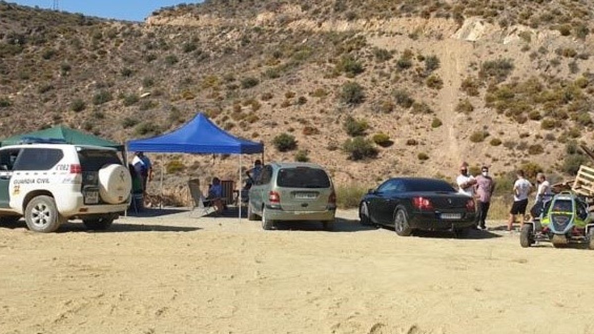 Se habían instalado varias carpas en la zona.