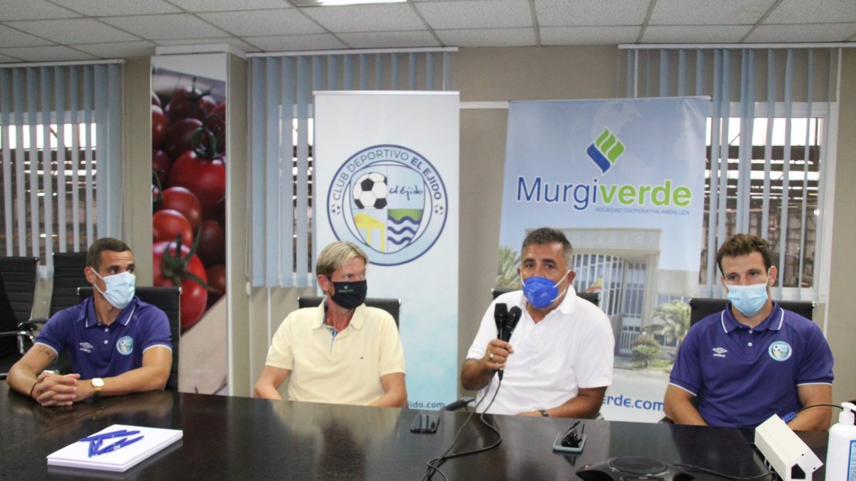 Importante nexo de unión entre las empresas y el CD El Ejido.