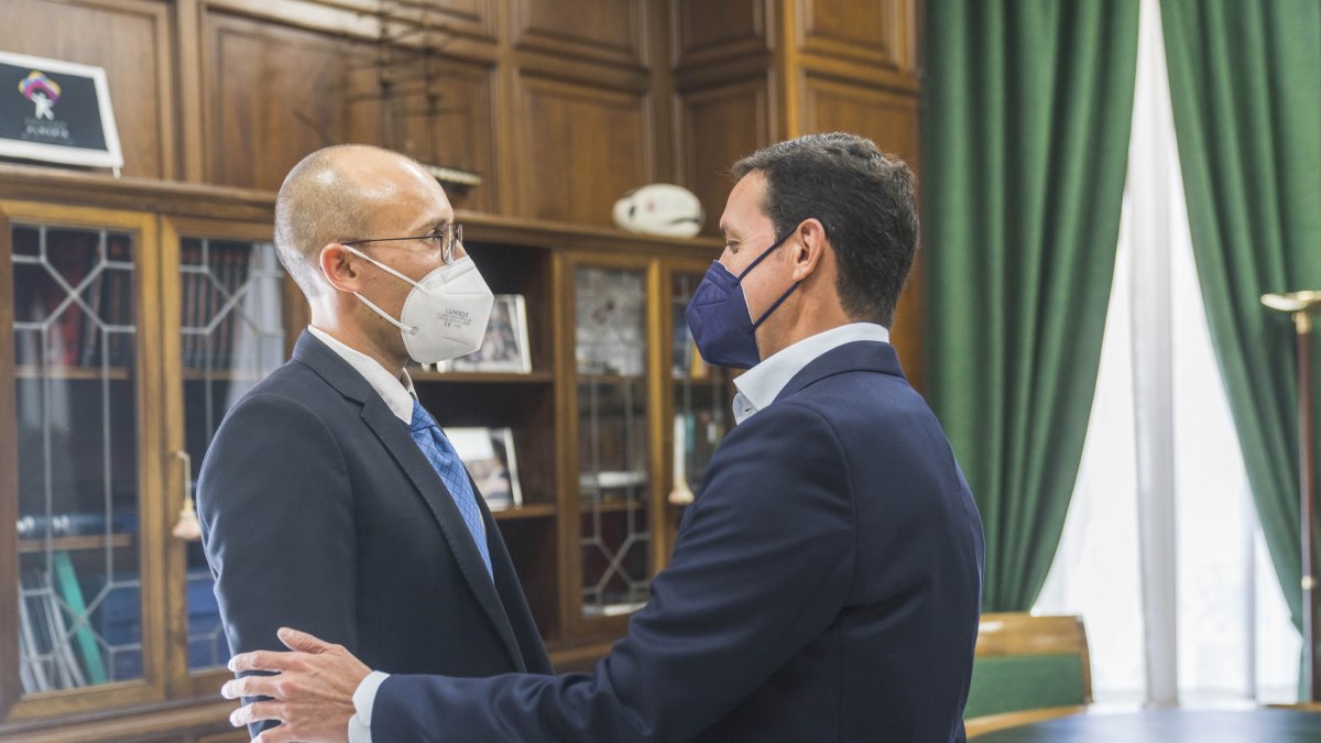 Ignacio Tejero y Javier A. García en la reunión