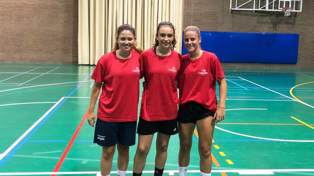 Natalia, Laura y Nerea con Inagroup Mabe El Ejido Futsal.