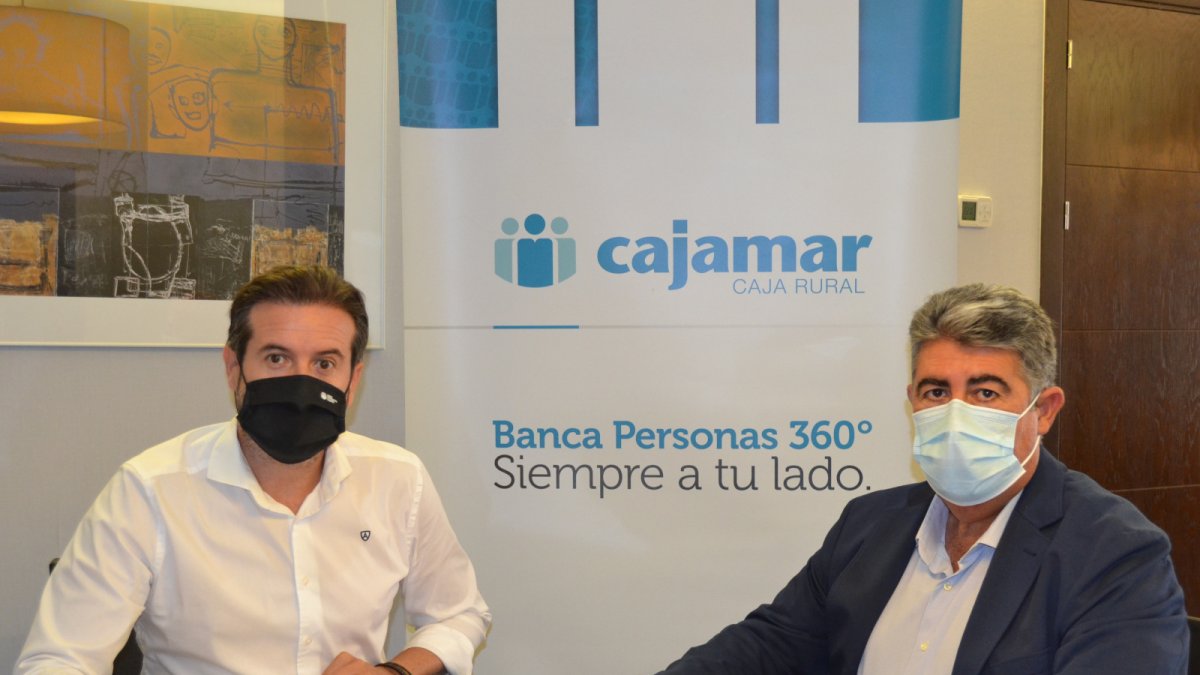 Firma del convenio entre Ecogestiona y Cajamar.