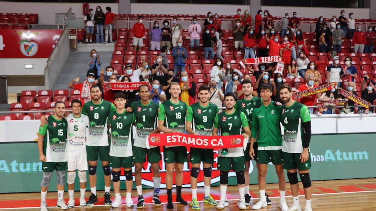 Foto de familia de Unicaja Costa de Almería en Portugal.