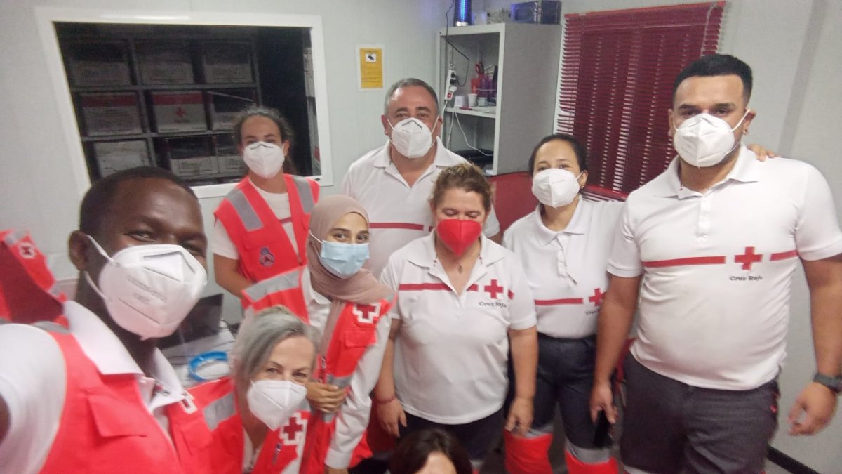 Parte del equipo de Cruz Roja Española en Almería.