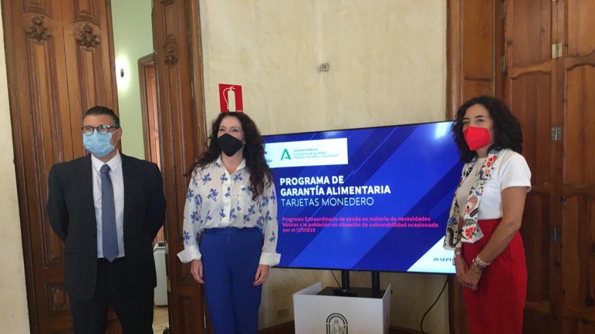Presentación del balance de las tarjetas monedero en la sede de la Junta en Almería.