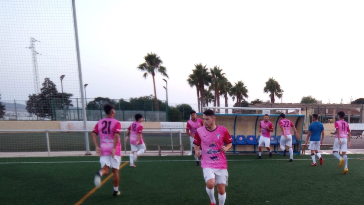 Imagen del partido del Poli Ejido ante el Comarca de Níjar.