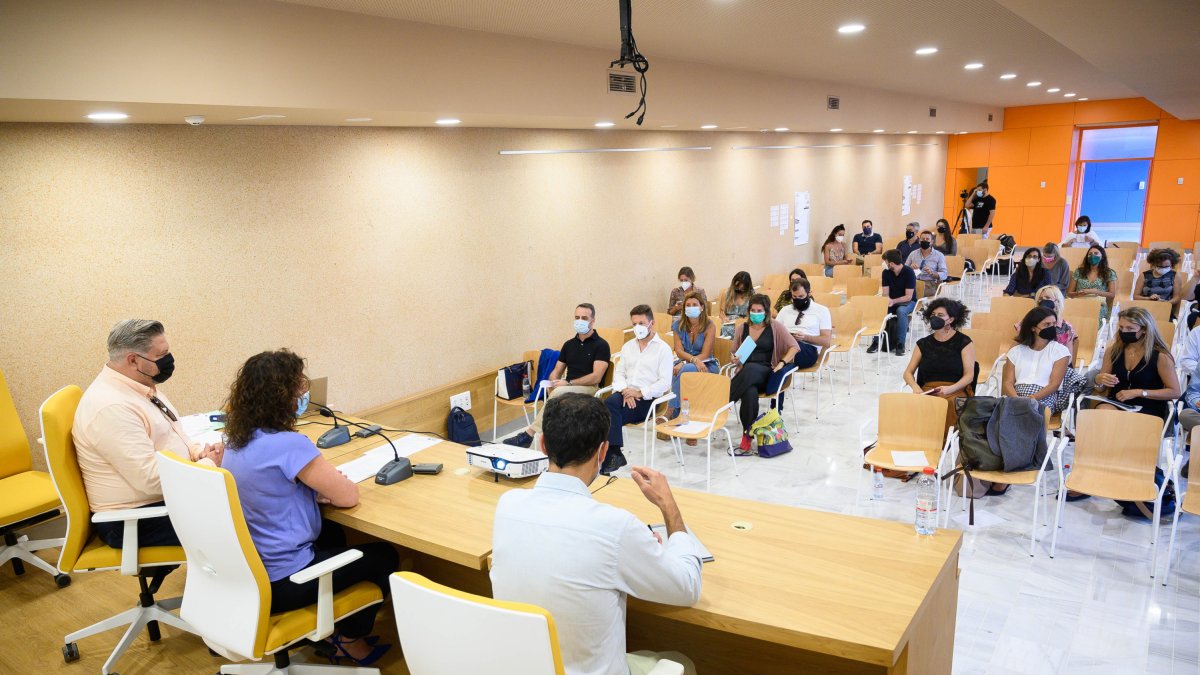 Encuentro mantenido en el Mesón Gitano para conocer los pasos dados dentro del proyecto