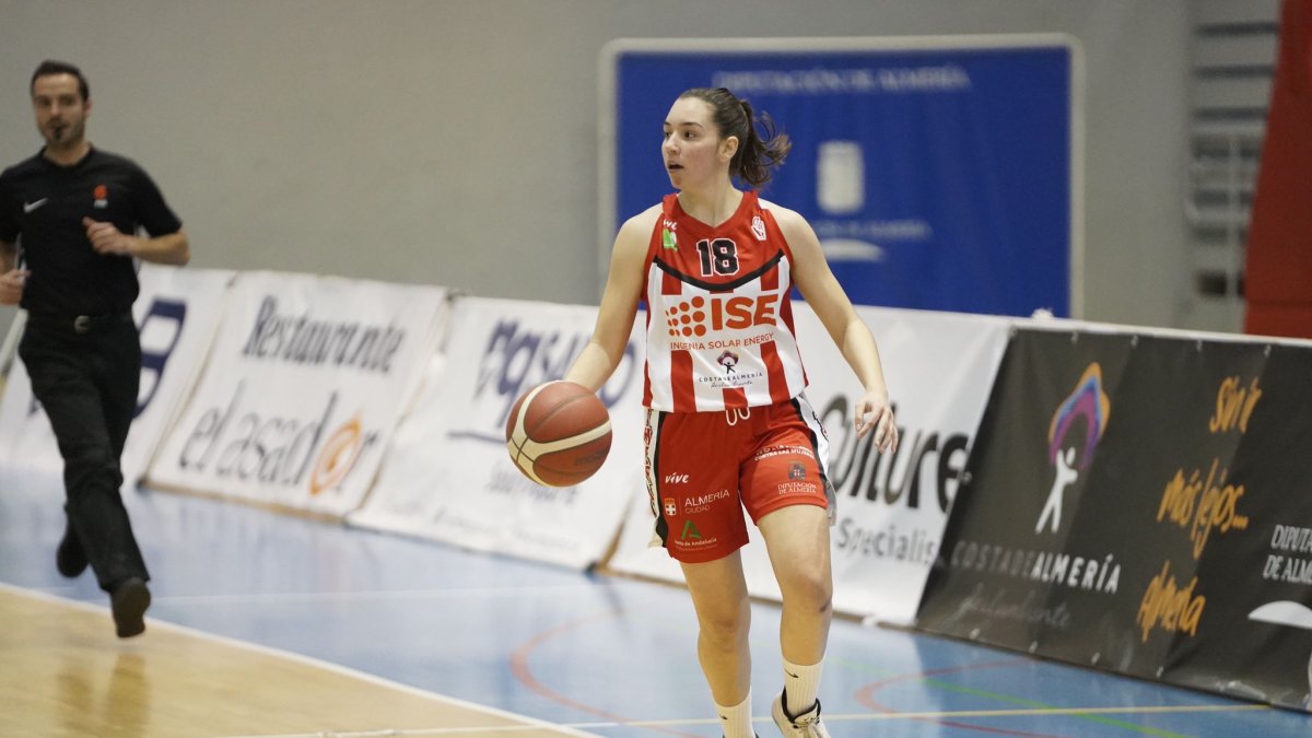 La base internacional Gemma Núñez seguirá siendo clave en el CB Almería.
