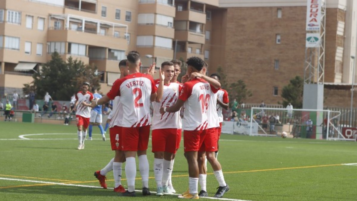 El conjunto de Óscar Fernández se dio un atracón de goles.