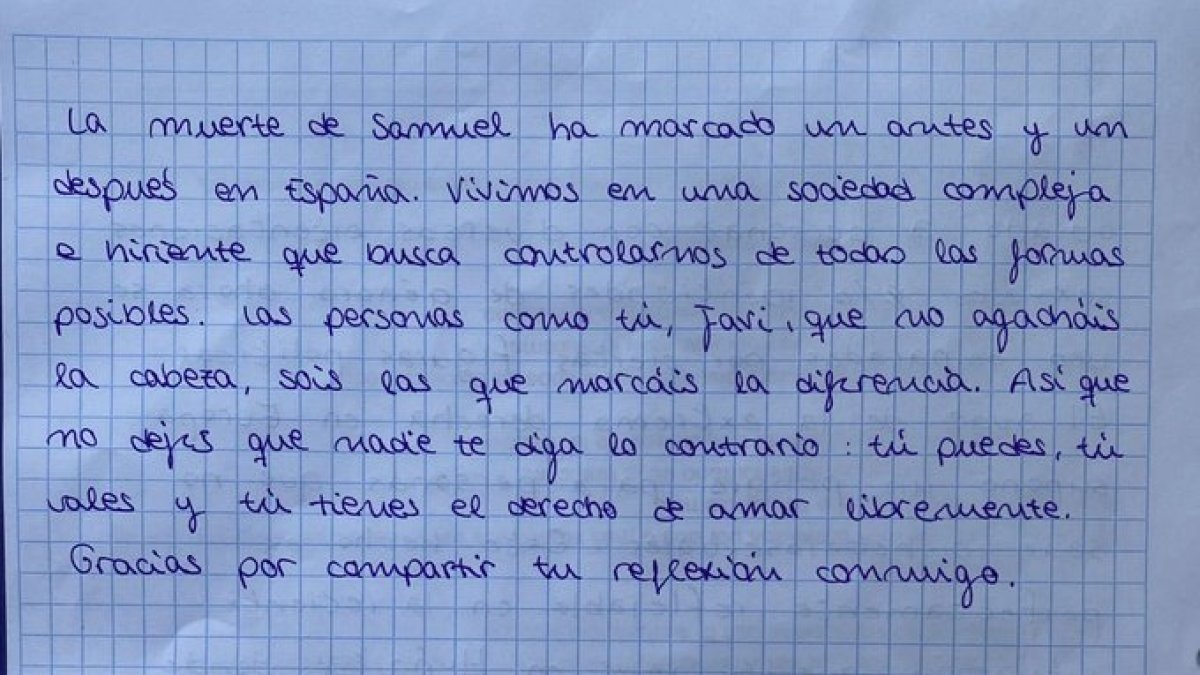 Respuesta de la profesora al alumno publicada en su cuenta de la red social.