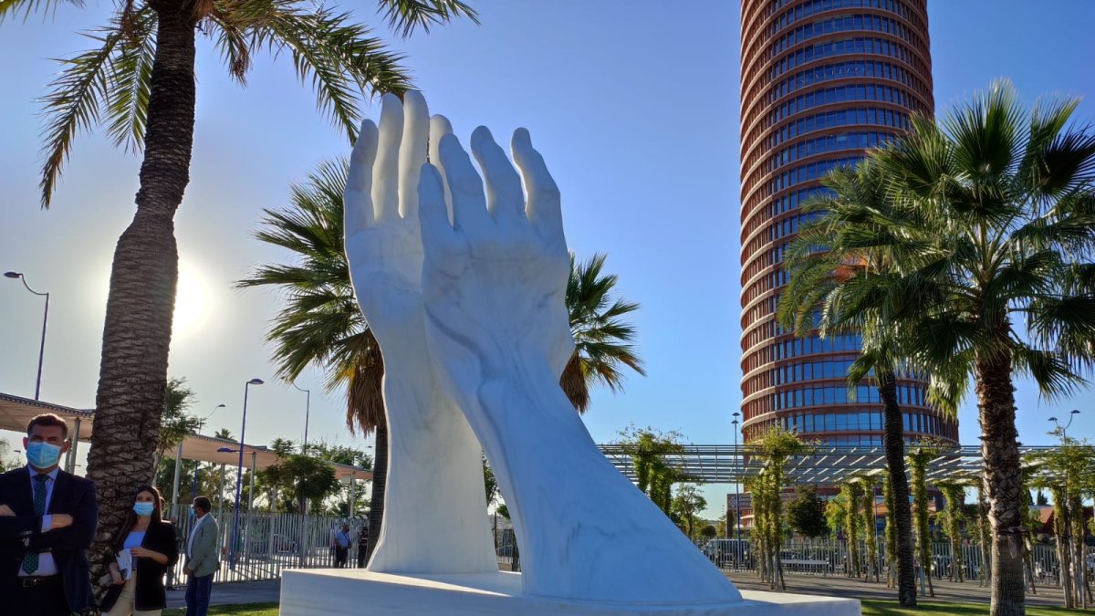Inauguración Aplauso en Sevilla, con piedra natural almeriense.