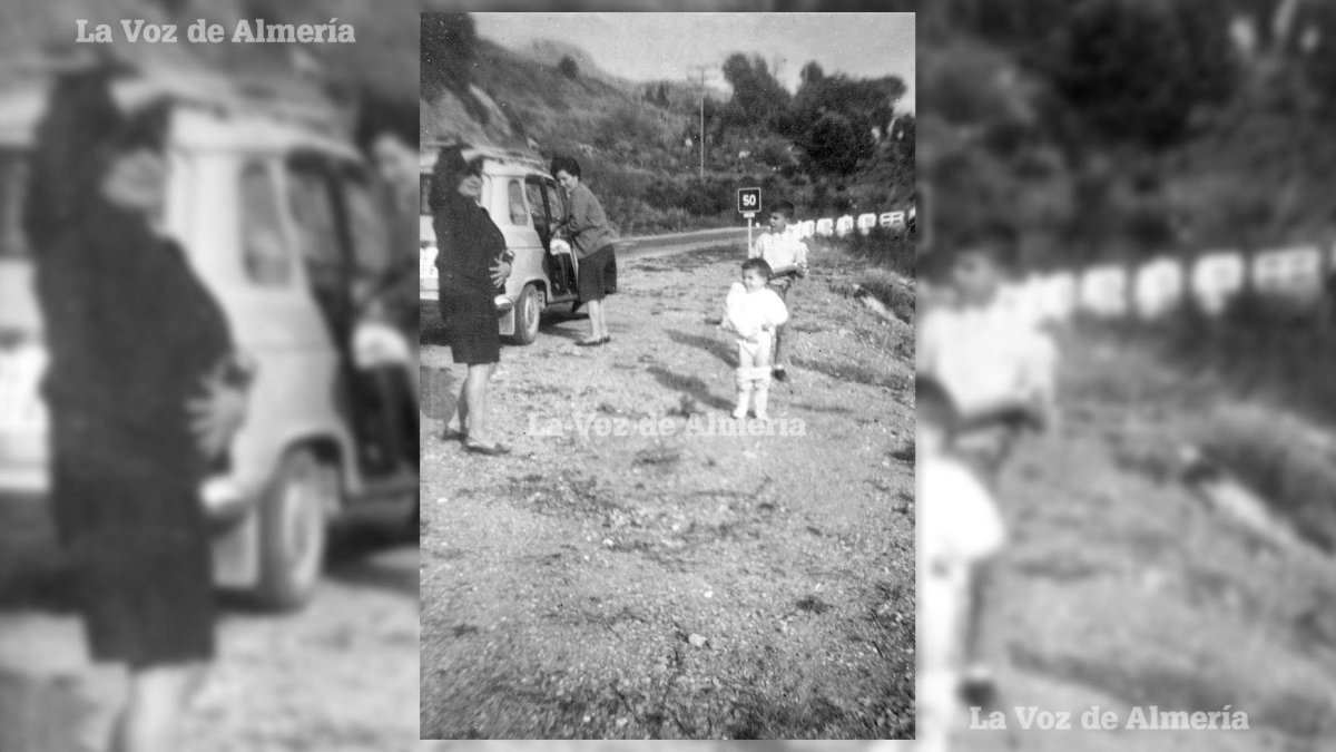 En uno de los viajes a Granada con un Renault 4, cuando parábamos a estirar las piernas y algo más al pasar el Ricaveral.