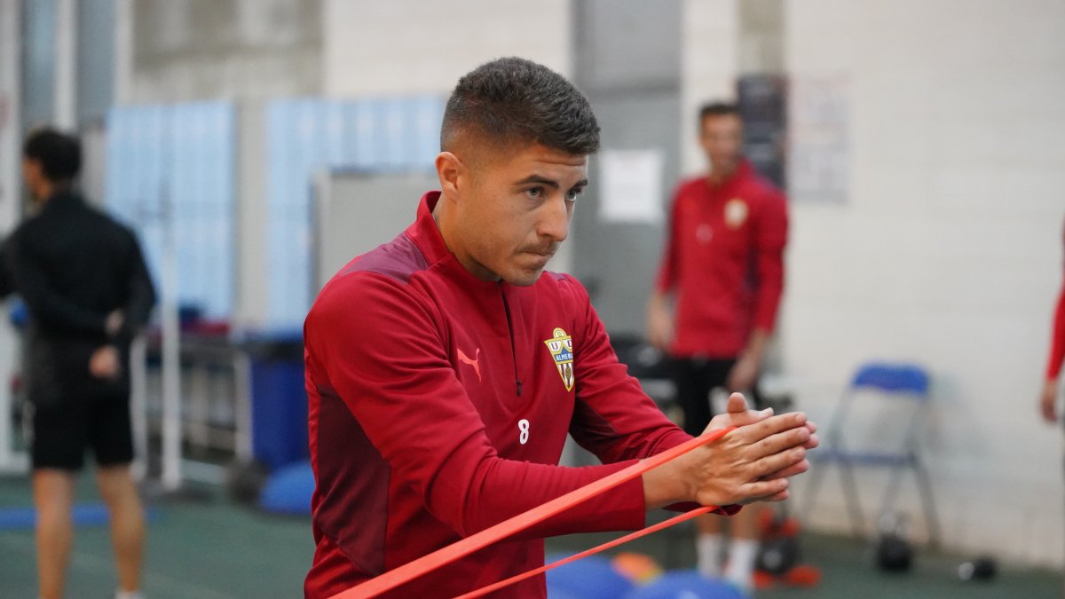 Francisco Portillo ha entrado con el pie derecho en el once del Almería.