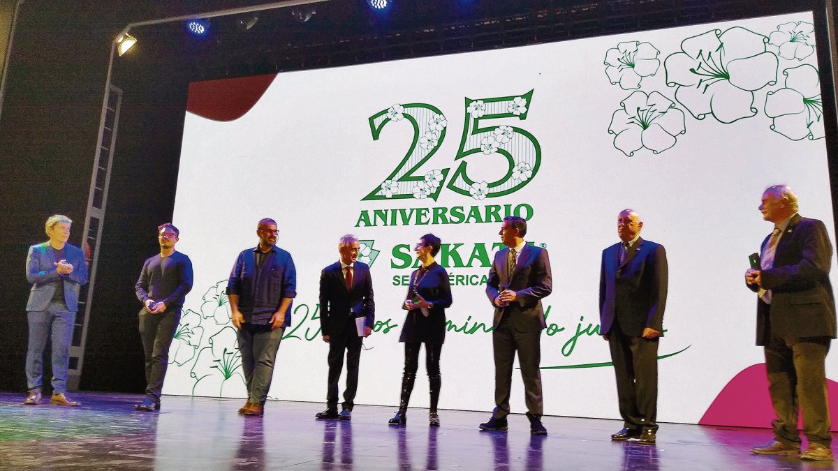 Momento de la presentación de Sakata Seed.