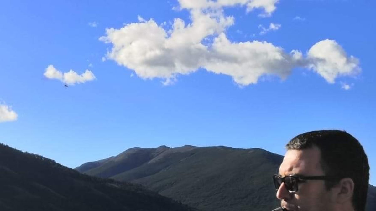 La situación laboral ha llevado a este almeriense a emigrar a Chile donde trabaja en la docencia musical. Foto de V.N.