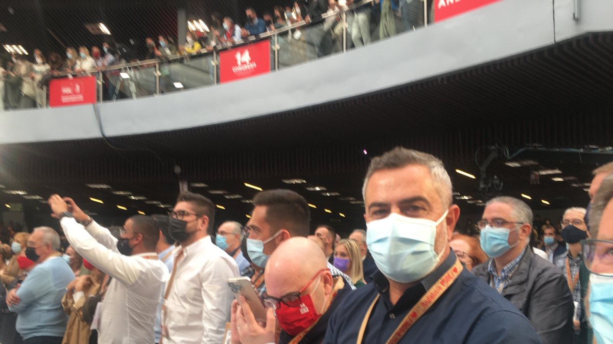 Juan Antonio Lorenzo, a a derecha de la foto, en el congreso de este fin de semana.