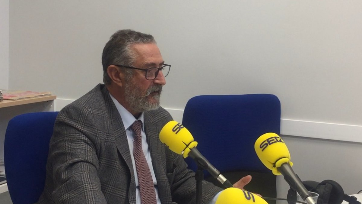 El alcalde de Albox, Francisco Torrecillas, durante una entrevista en la SER.
