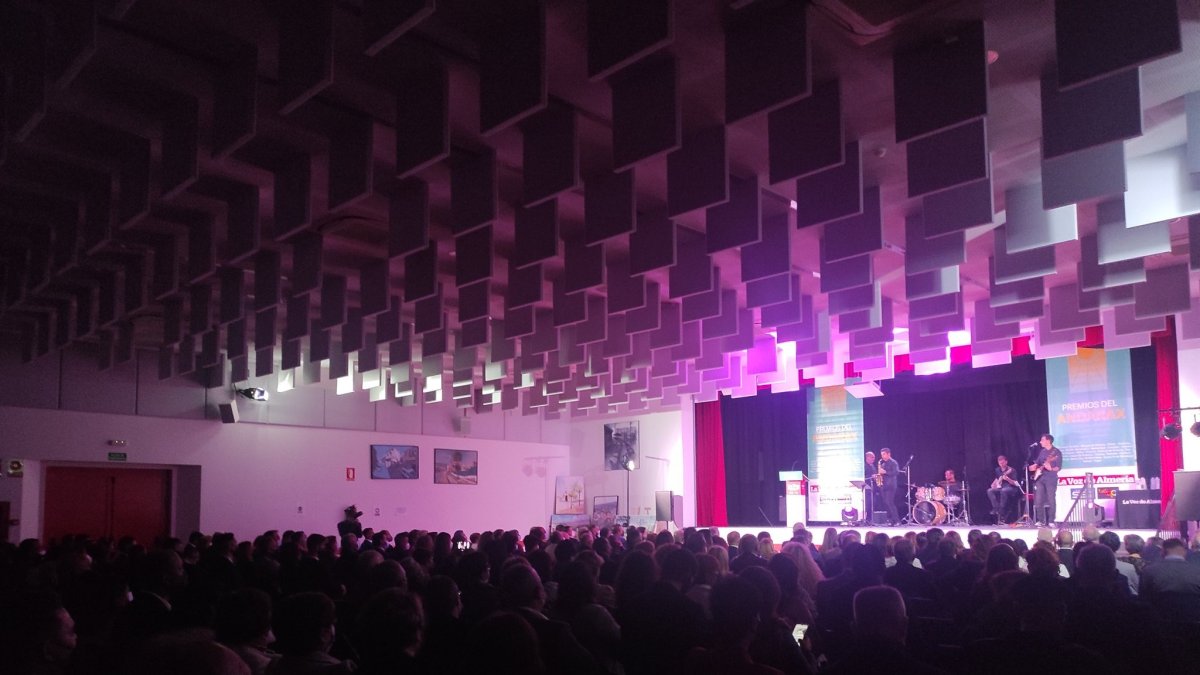 La gala se celebra en el Edificio Cultural de Huércal de Almería.