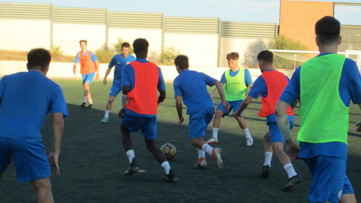 El Juvenil División de Honor recibe a la UD Tomares.