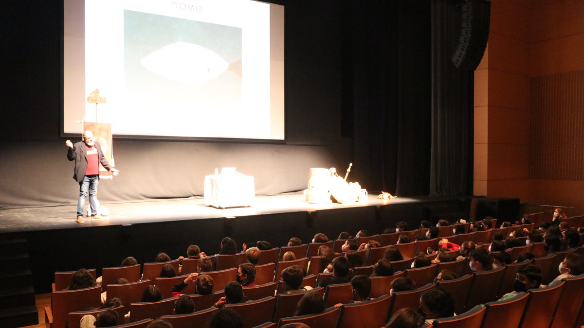 Las conferencias se han realizado en el Teatro Auditorio de El Ejido.
