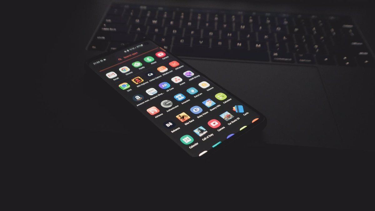 El virus \'The joker\' amenaza tu móvil.