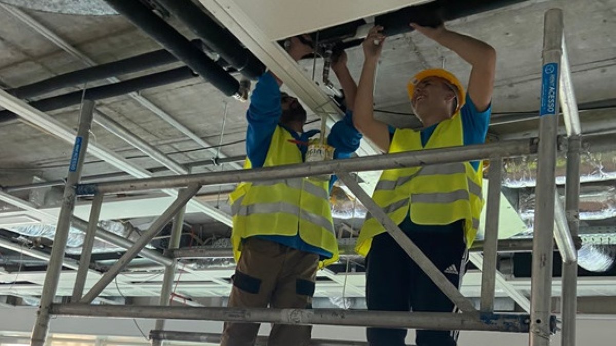 Estudiantes del IES Argar durante sus prácticas en Portugal.