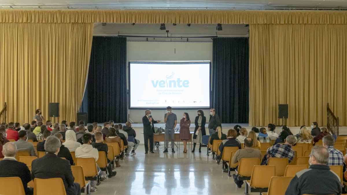 Proyección del filme en el Centro Penitenciario El Acebuche.