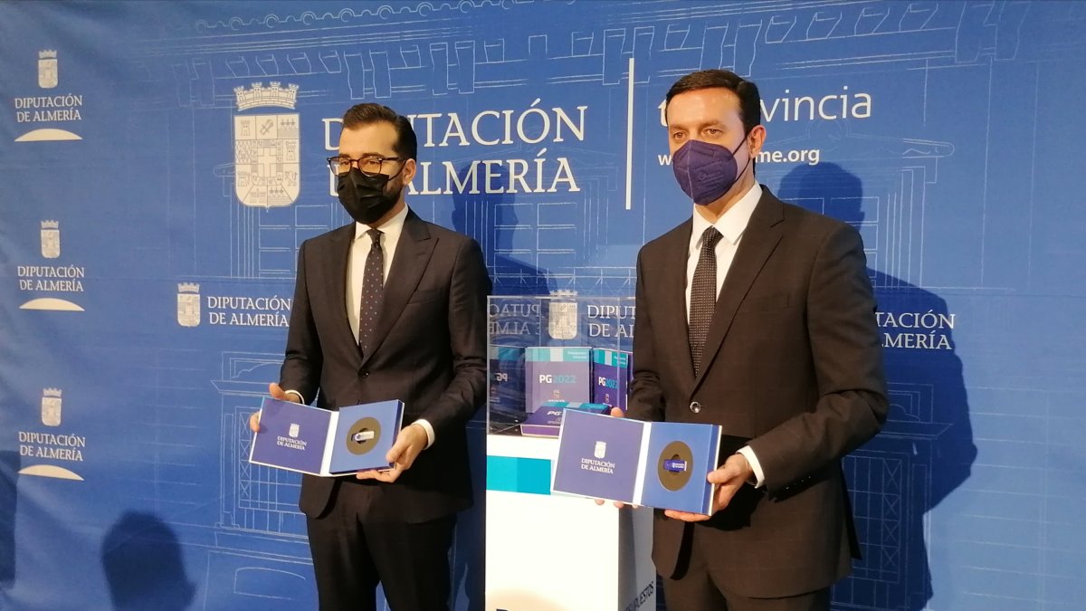 Álvaro Izquierdo, diputado de Hacienda, y Javier Aureliano García, presidente de Diputación.