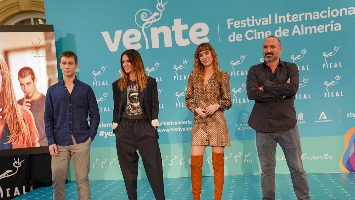Lucas Nabor, Eva Santolaria, Irene Arcos y Pau Freixas, este jueves en Almería.