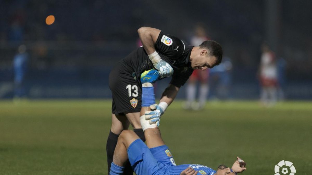 Fernando y Salvador antes de que el jugador local fuera sustituido.