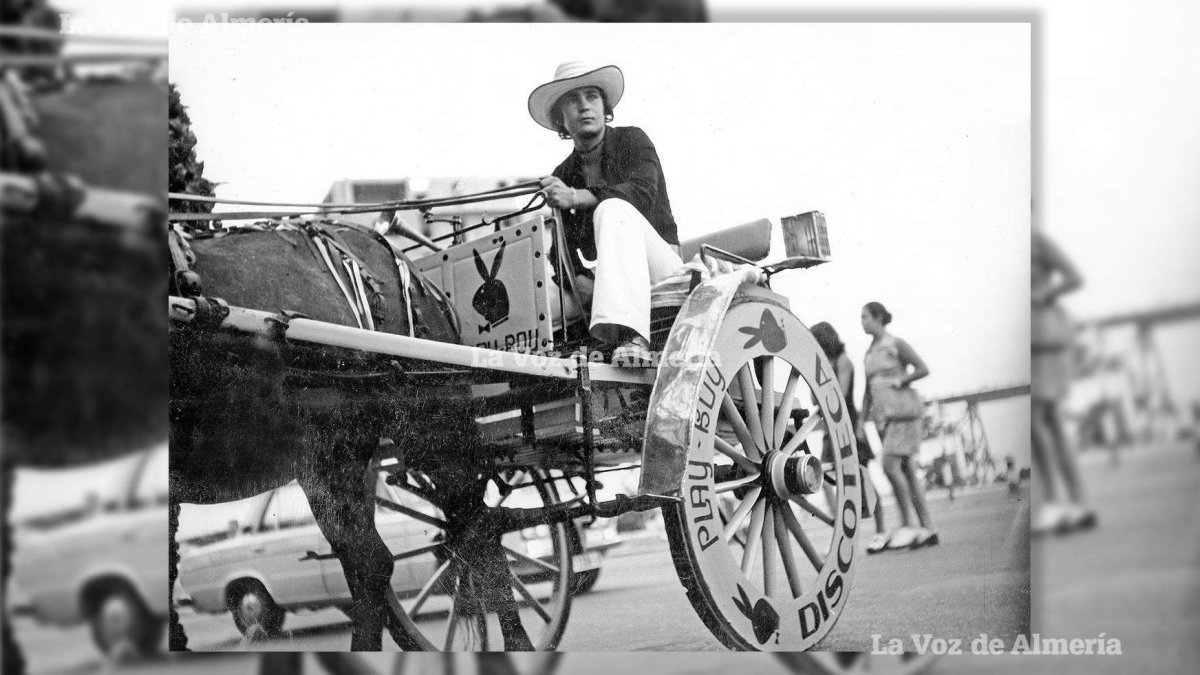 En 1971 se puso en marcha la maquinaria de la discoteca Play Boy, un local que provocaba con el nombre y con el símbolo del conejo con pajarita.