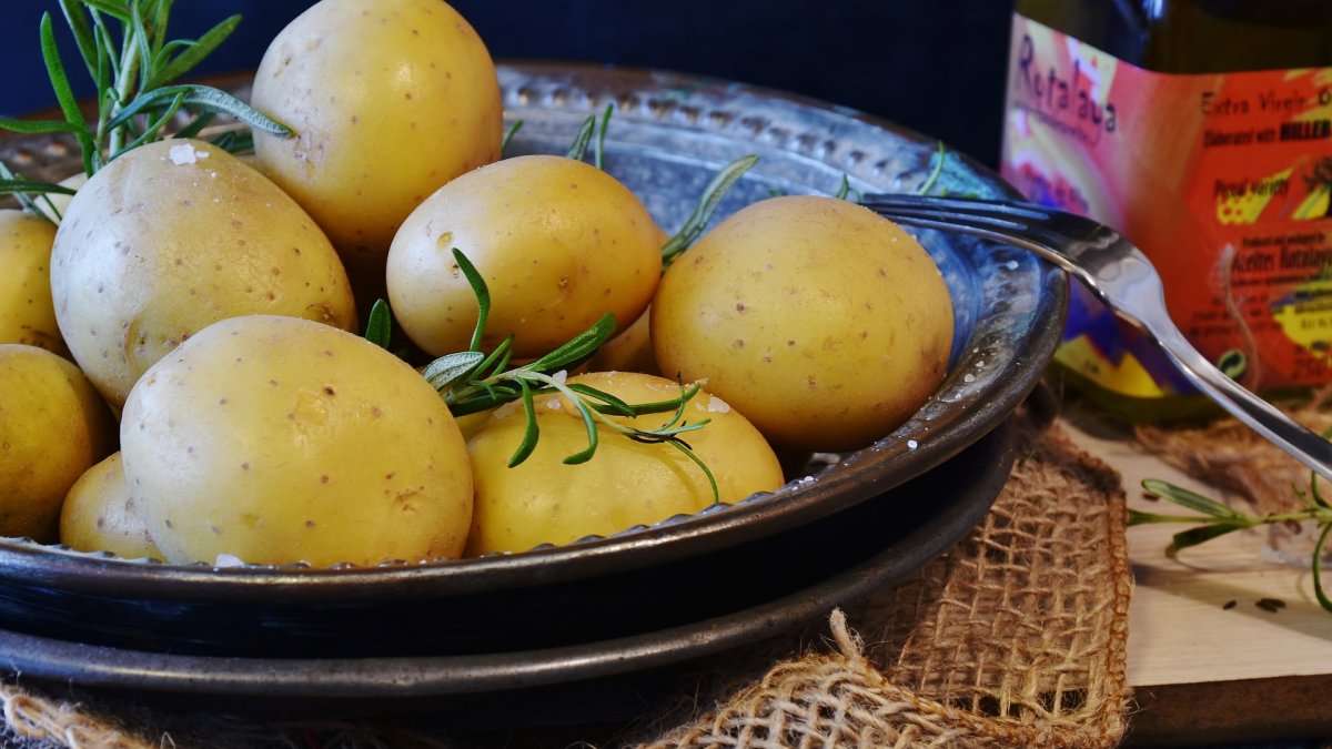 Patatas para el guiso.