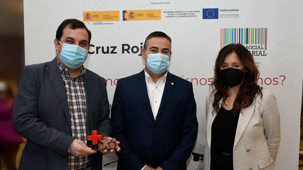 Cruz Roja reconoce la labor de Agroponiente como empresa adherida a su Plan de Empleo.