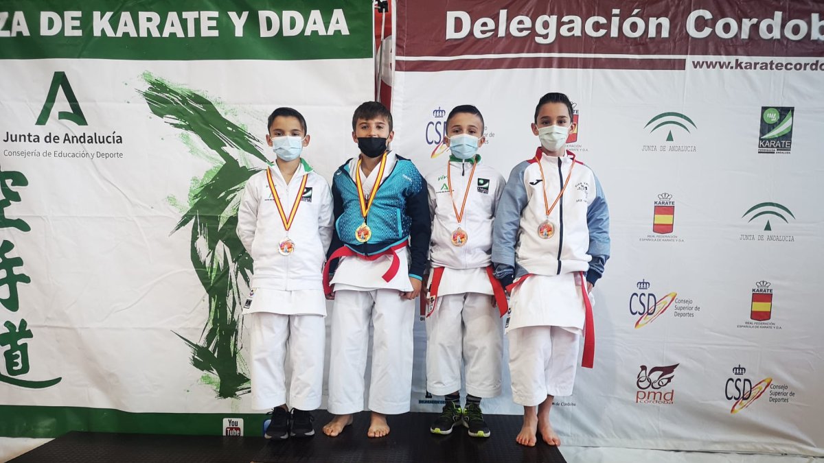 Los deportistas del Club Kárate Kanku logran seis medallas en el Campeonato Internacional.