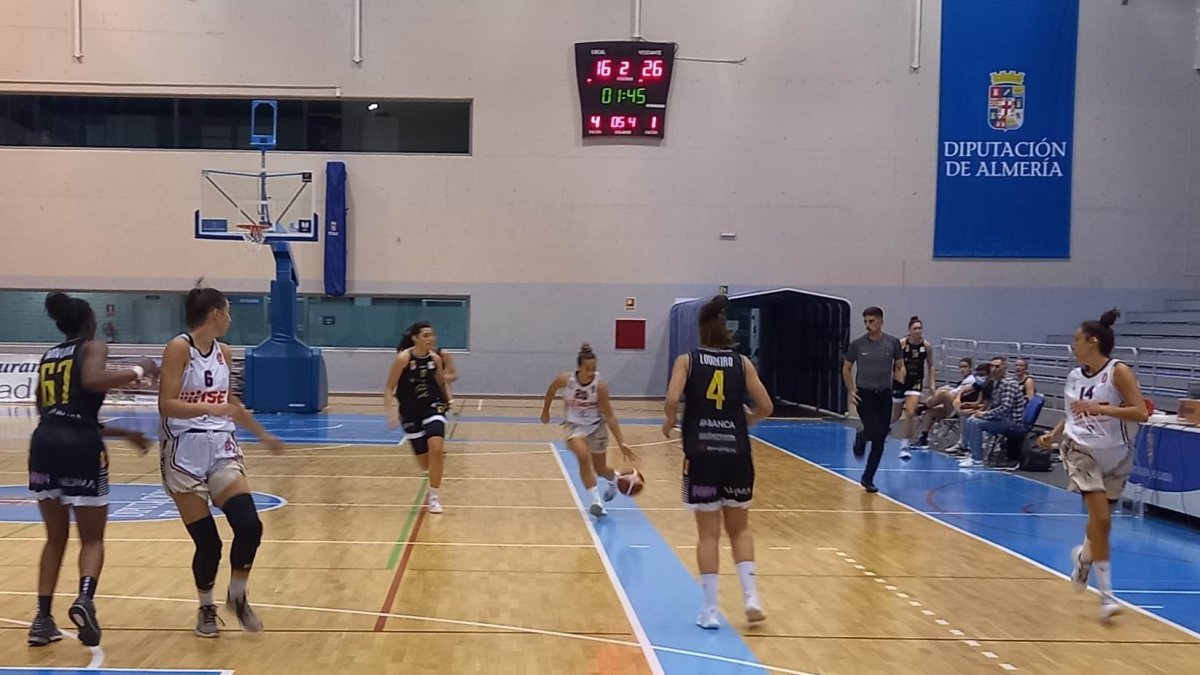 Las rojillas vienen de ganar en el Moisés Ruiz a Cortegada.