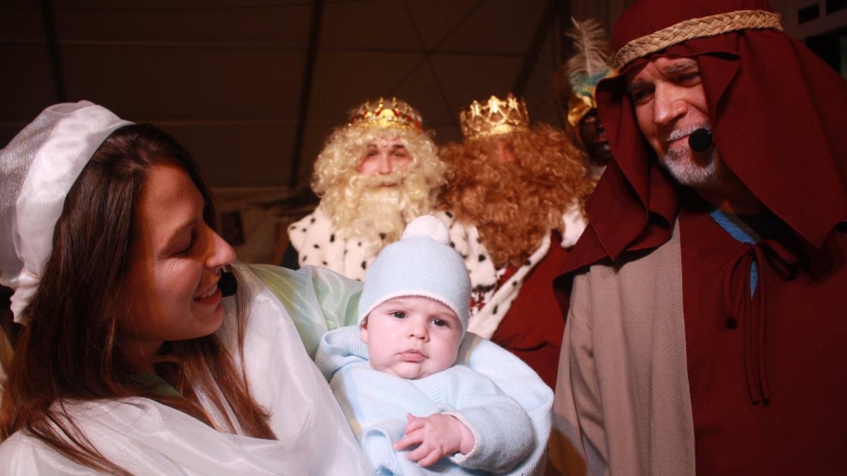 María, Jesús y San José en la representación viviente del Belén