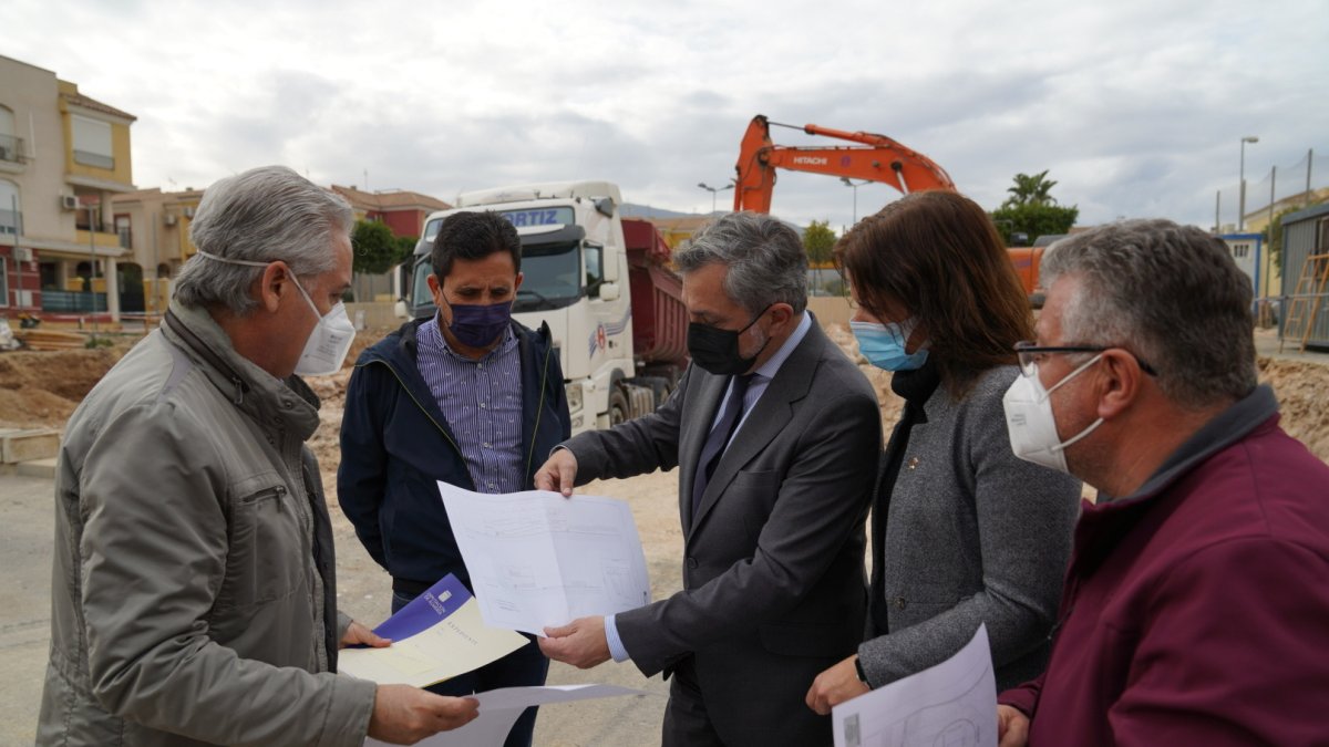 Visita de Diputación al inicio de las obras en Benahadux.
