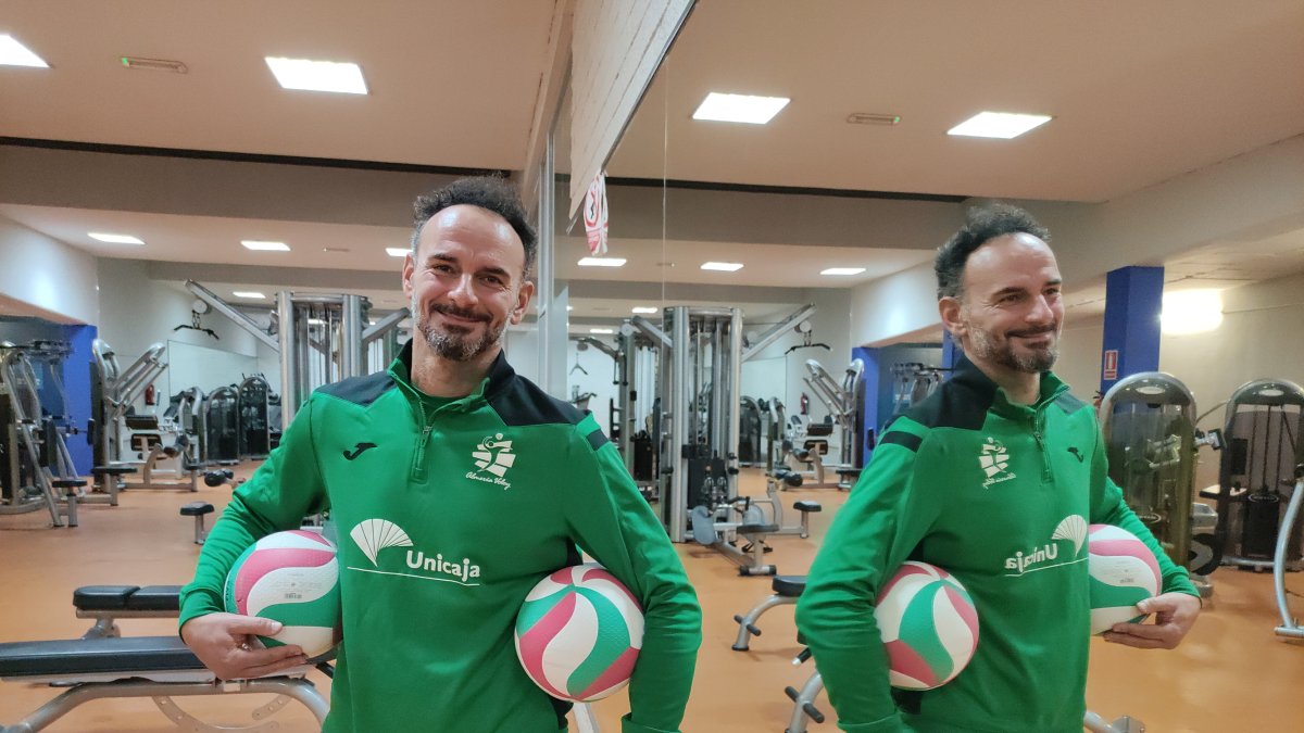 Posa para LA VOZ en el gimnasio del Pabellón Moisés Ruiz después de la entrevista.