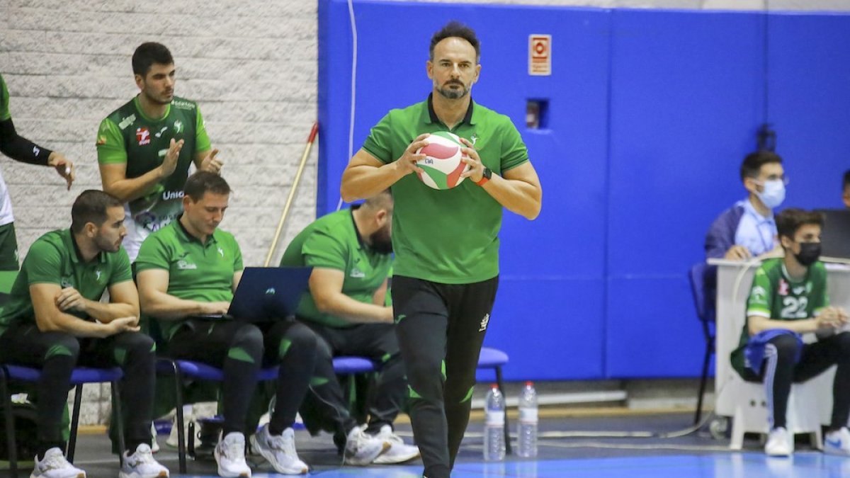 Manolo Berenguel quiere volver a la Liga con una victoria.