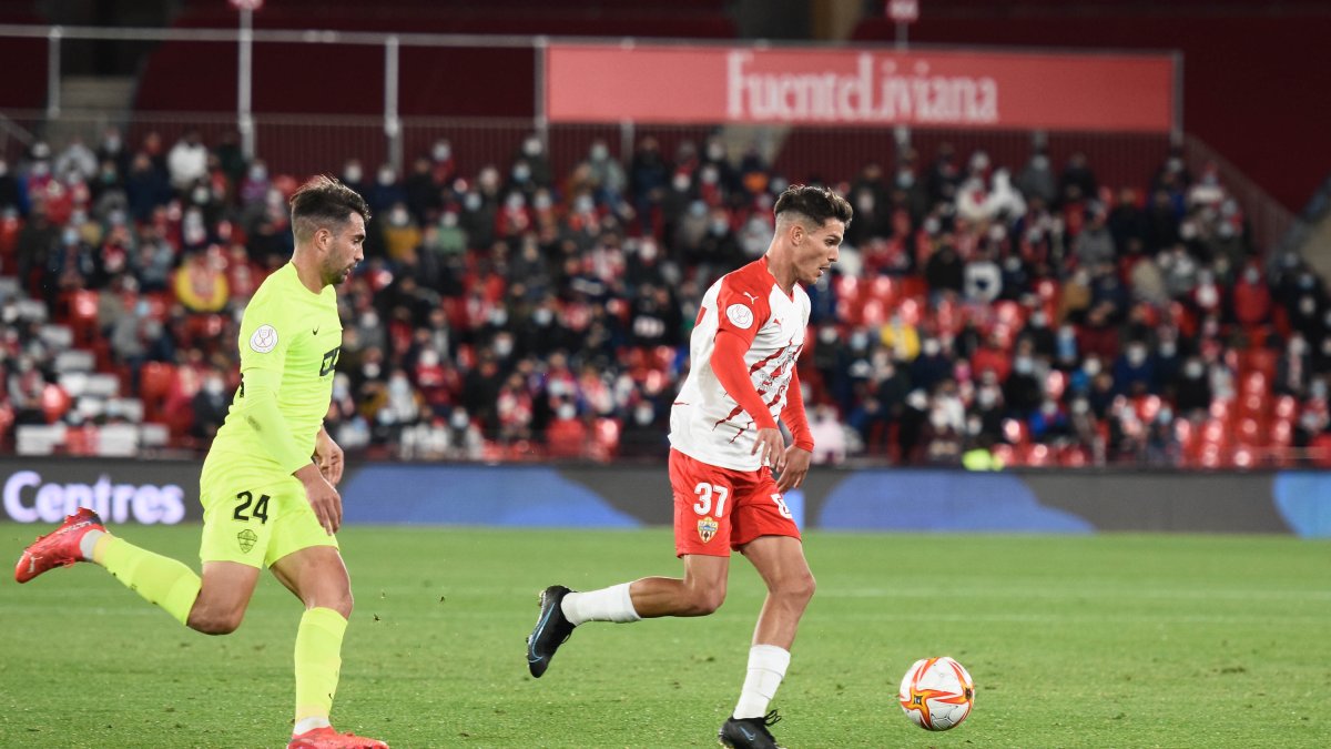 Carlos Gilbert debutó como titular en el partido contra el Elche.